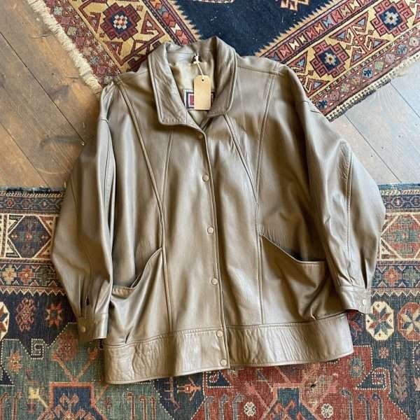 1980s Futura Butter Soft Leather Slouchy Vintage Bomber Jacket. XL/Up to UK 16.