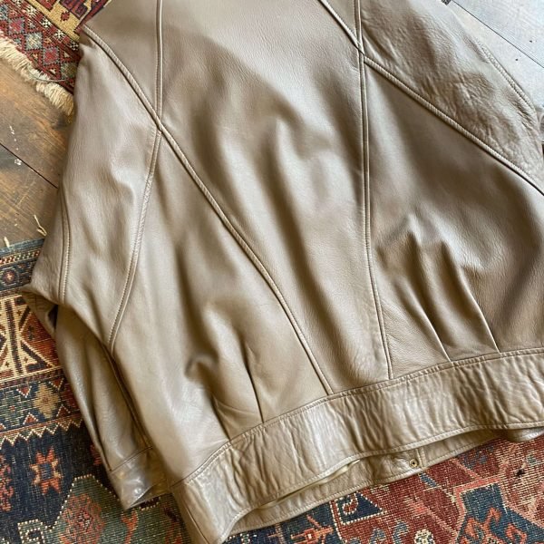 1980s Futura Butter Soft Leather Slouchy Vintage Bomber Jacket. XL/Up to UK 16. - Image 5