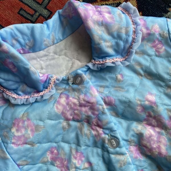 1960s Floral Quilted Vintage Bed Jacket. Medium/UK 10-12 - Image 3