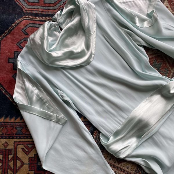 Antique 1930s Satin Back Crépe Cold Shoulder Gown. XXS/UK 4-6. - Image 5