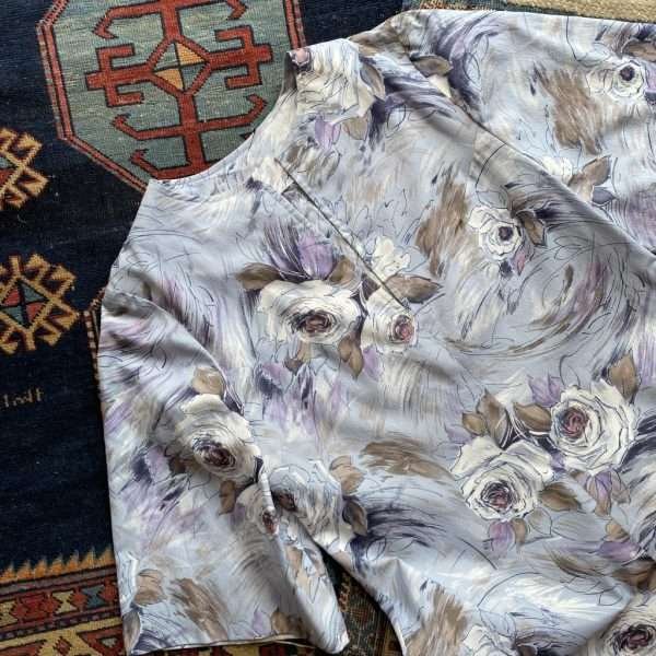 1970s Painterly Floral Silk Vintage Kaftan. UK 10/Small. - Image 2