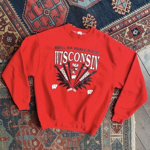 1995 Wisconsin Hall of Fame Vintage Sweater. Made in USA. Size Large.