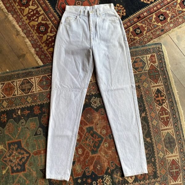 1990s Lee High Waisted Bleachwash Vintage Jeans. 28” W/36” L/UK 10 to 12.