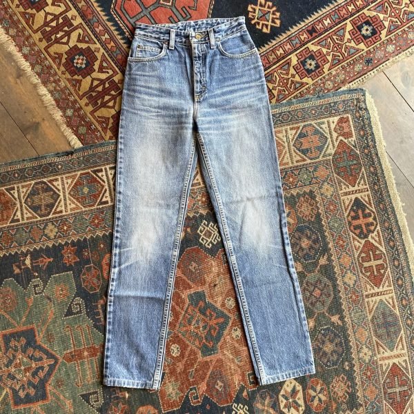 1990s Lee Stonewash High Waisted Tapered Leg Vintage Jeans. 27” Waist/UK 8. - Image 3