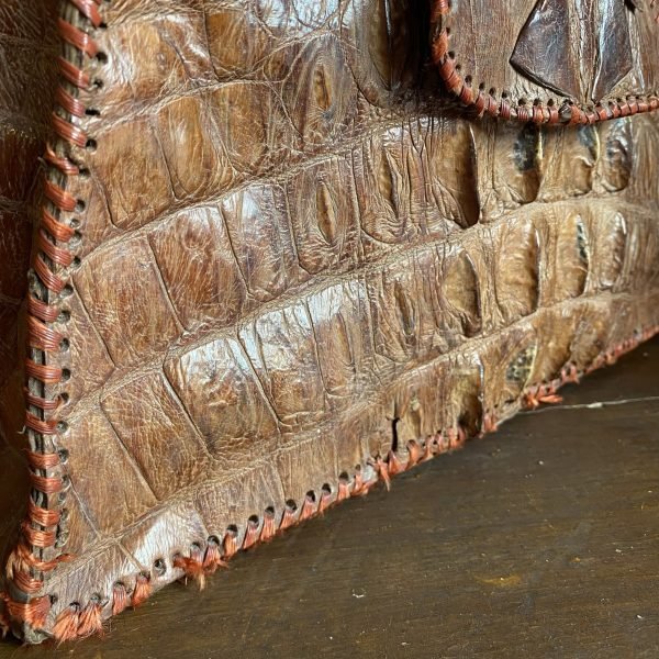 1940s Alligator Vintage Handbag. - Image 4