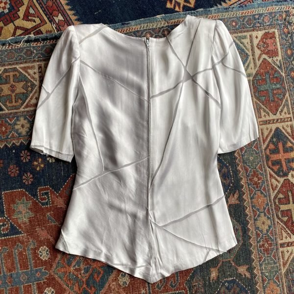 1980s Silver Satin Zip Back Vintage Blouse. XS/UK 8. - Image 5