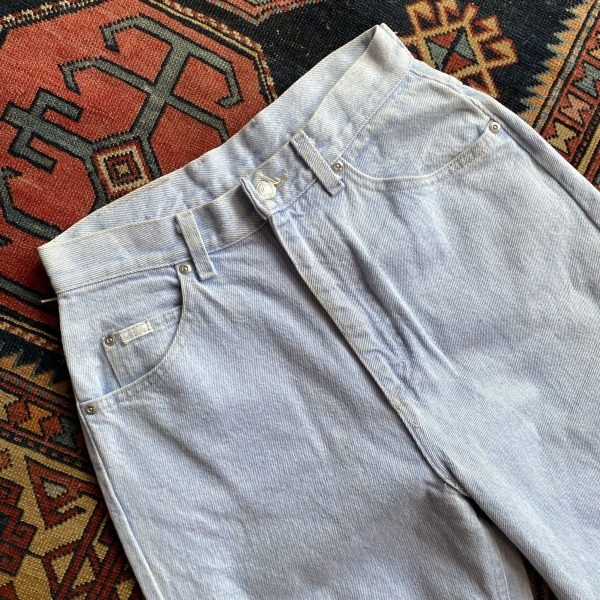 1990s Lee High Waisted Bleachwash Vintage Jeans. 28” W/36” L/UK 10 to 12. - Image 2
