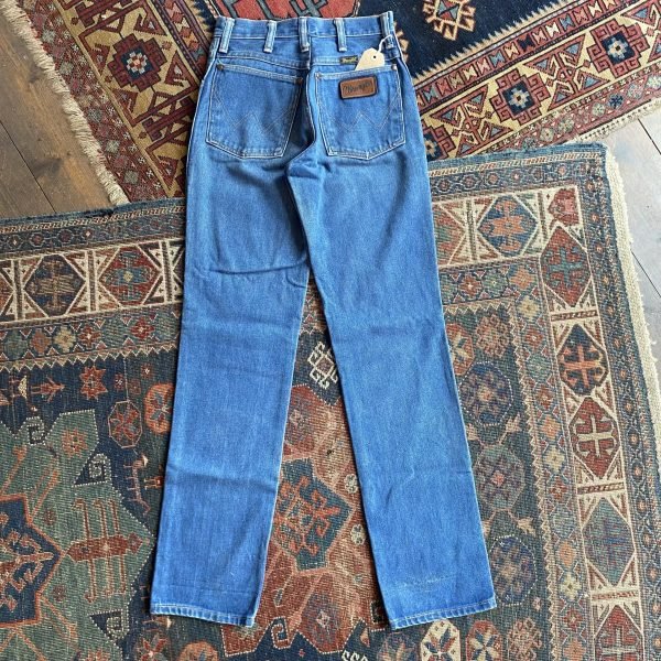 1970s Wrangler High Rise Slim Straight Leg Vintage Jeans. Made in USA. 25” W/UK 6.