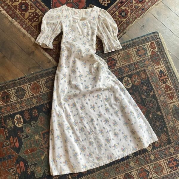 1970s Floral Broderie Anglaise Puff Sleeve Prairie Vintage Maxi Dress. UK 6/XXS.