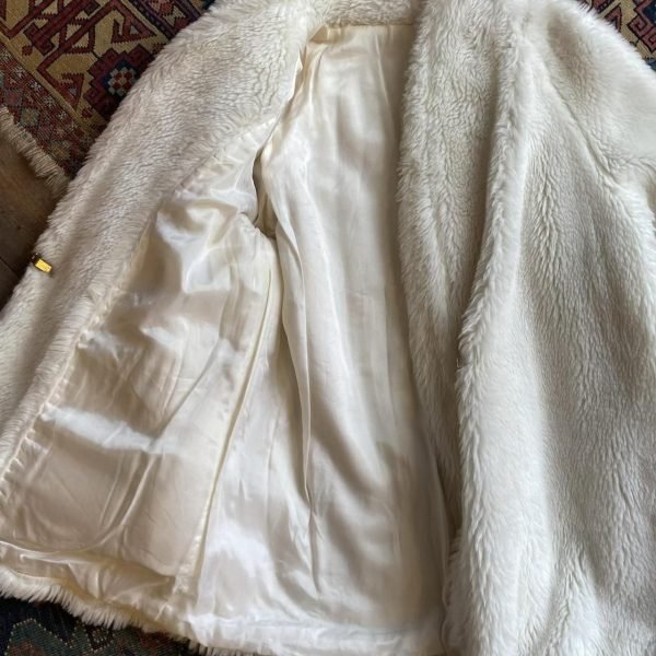 1980s Winter White Vintage Faux Fur Jacket. XL/UK 16. - Image 6