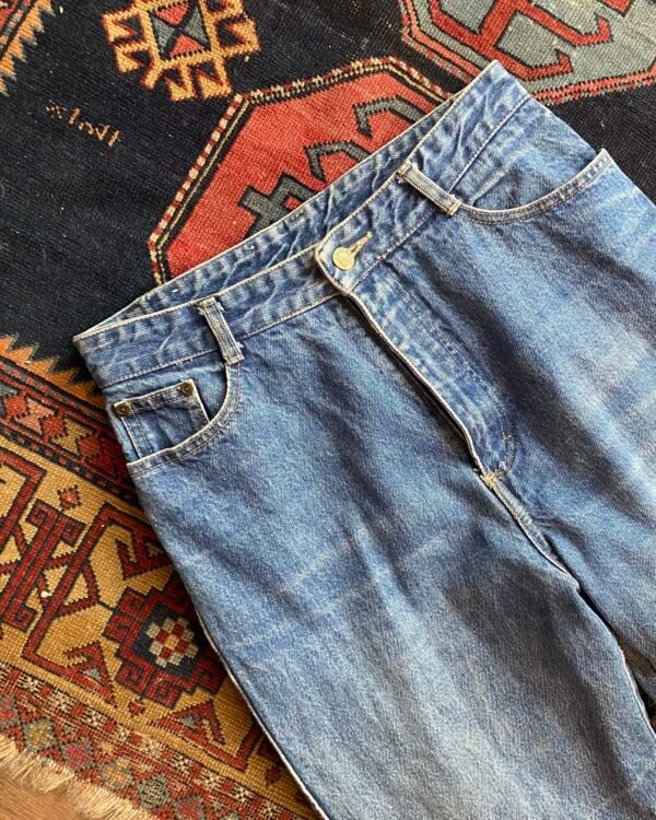 1990s Guess High Waisted Stonewashed Vintage Jeans. 30” Waist/UK 12. - Image 3