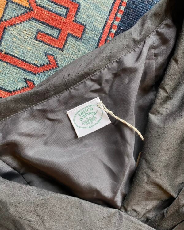 1980s Vintage Laura Ashley Dupion Silk Evening Dress. UK 8/XS. - Image 4