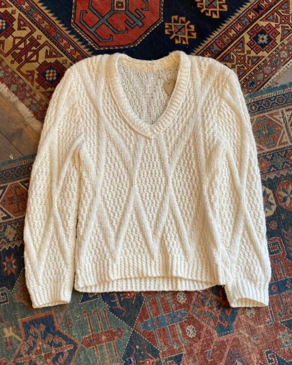 1980s V-Neck Cable Knit Slouchy Vintage Jumper. Size Large.