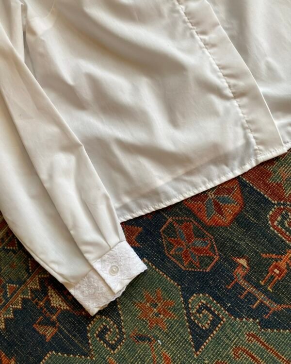 1980s Lace Ruffle Front Vintage Blouse. Large/ UK 16. - Image 3