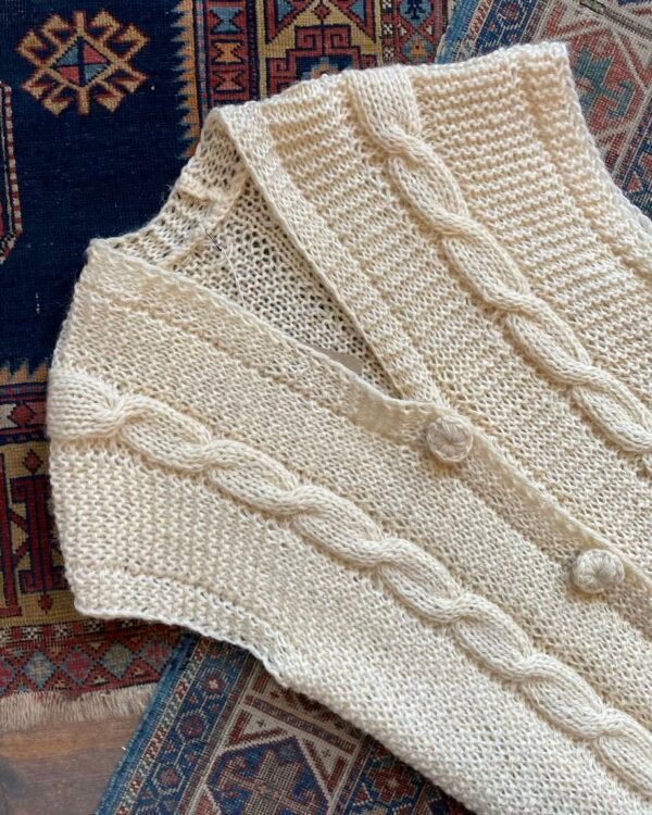 1970s Vintage Hand Knitted Cable Detail Slouchy Gilet. Size XL. - Image 3