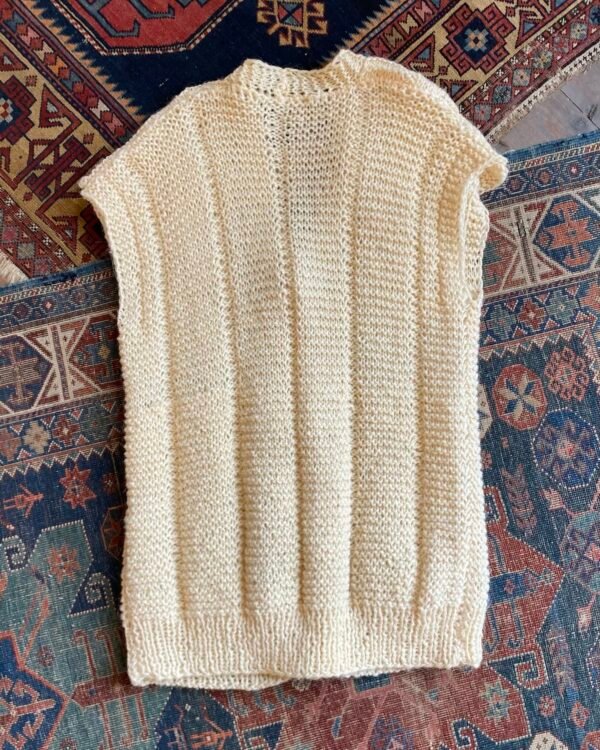 1970s Vintage Hand Knitted Cable Detail Slouchy Gilet. Size XL. - Image 4