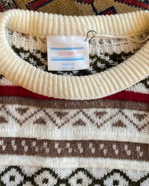 1980s Pattern Knit Vintage Jumper. Made in England. Size Large. - Image 2