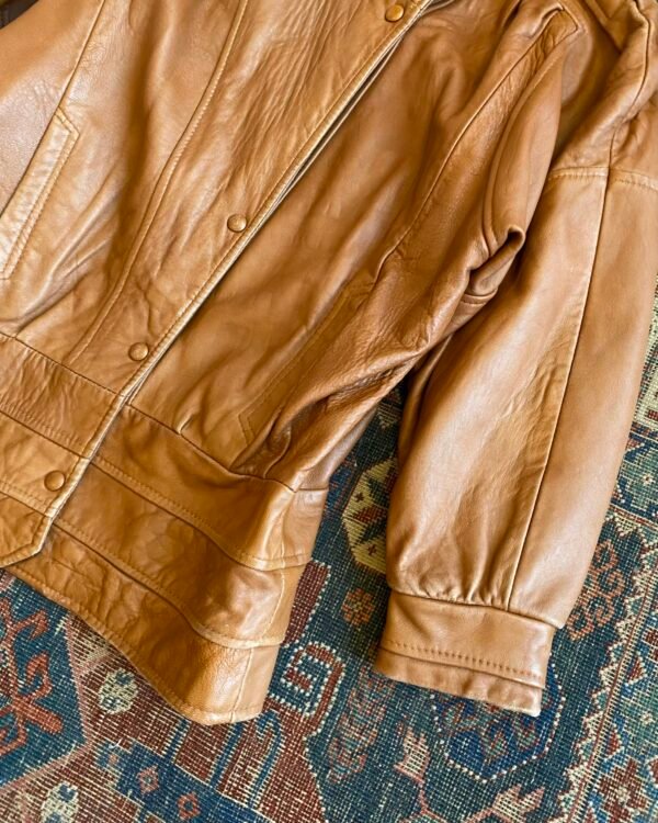 1980s Soft Tan Vintage Leather Jacket. Size Medium. - Image 4