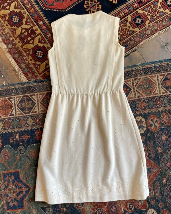 1970s Broderie Anglaise Woven Linen Vintage Summer Dress. UK 8-10. - Image 6