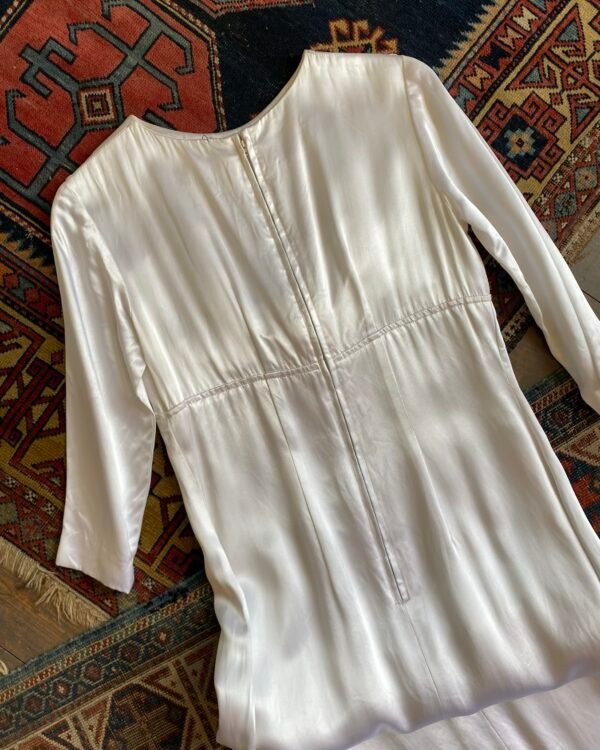 1960s Empire Line Pearl Satin Vintage Wedding Gown. UK 10. - Image 5