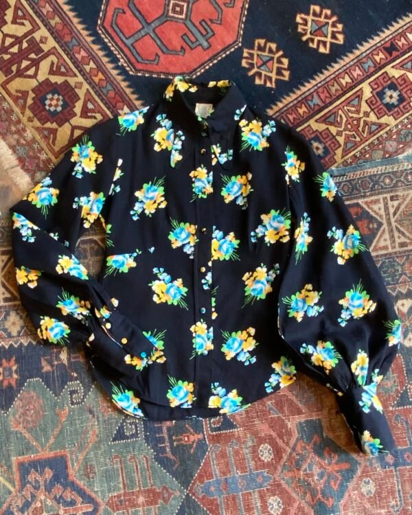 1970s Fiorucci Beagle Collar Bishop Sleeve Vintage Blouse. UK 8 to 10. - Image 2