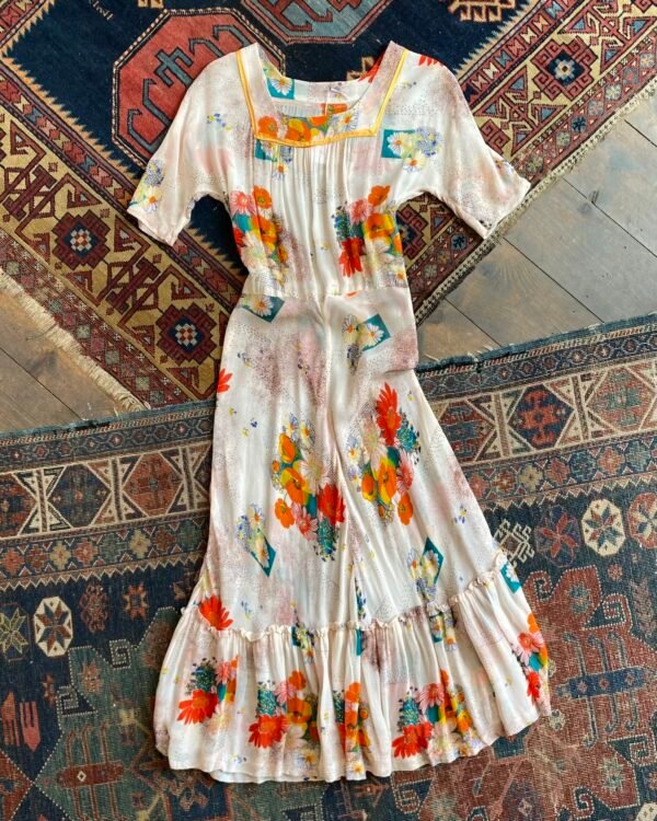 1940s Vintage Handmade Floral Cold Rayon Afternoon Dress. UK 6/XS.