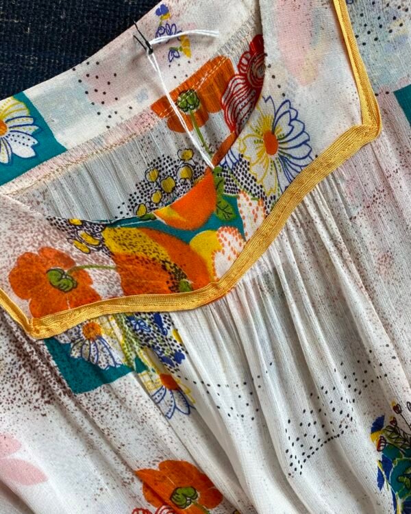 1940s Vintage Handmade Floral Cold Rayon Afternoon Dress. UK 6/XS. - Image 5