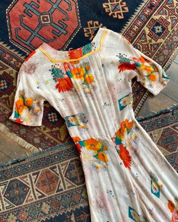 1940s Vintage Handmade Floral Cold Rayon Afternoon Dress. UK 6/XS. - Image 6