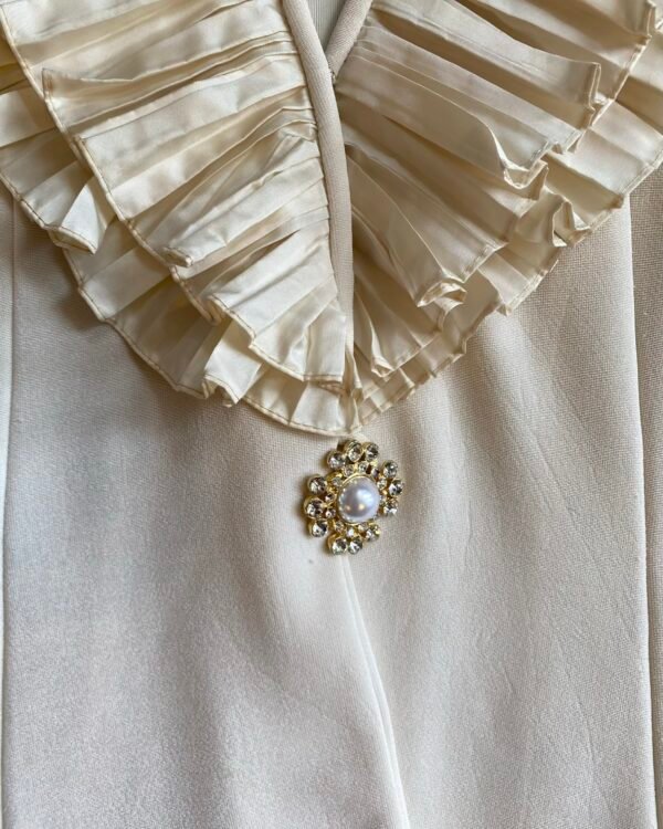 1980s Susan by Night Dramatic Ruffle Collar Vintage Jacket. UK 12. - Image 3