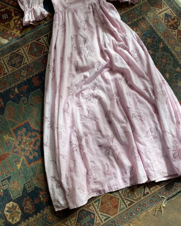 1970s/80s Puff Sleeve Leaf Print Vintage Maxi Dress. UK 8-10. - Image 3