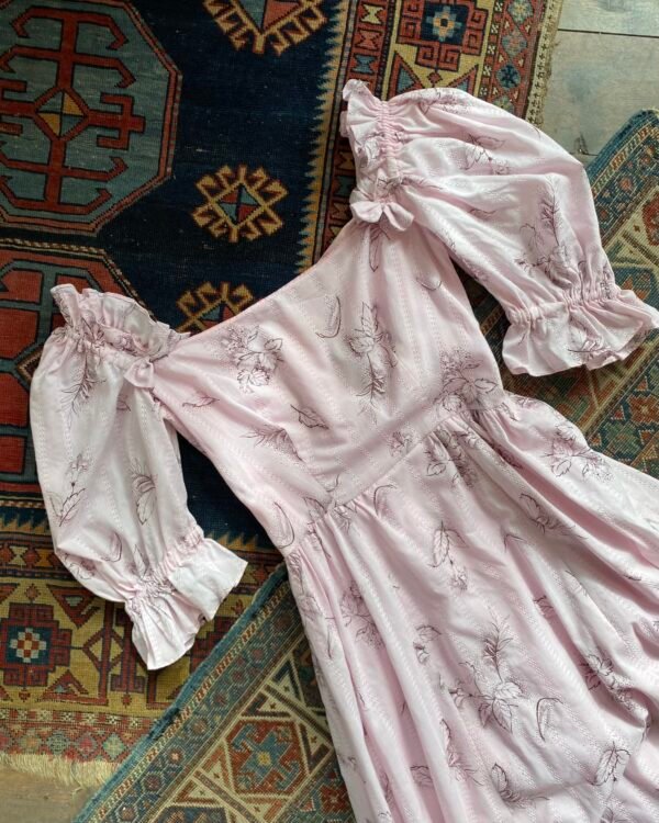 1970s/80s Puff Sleeve Leaf Print Vintage Maxi Dress. UK 8-10. - Image 4