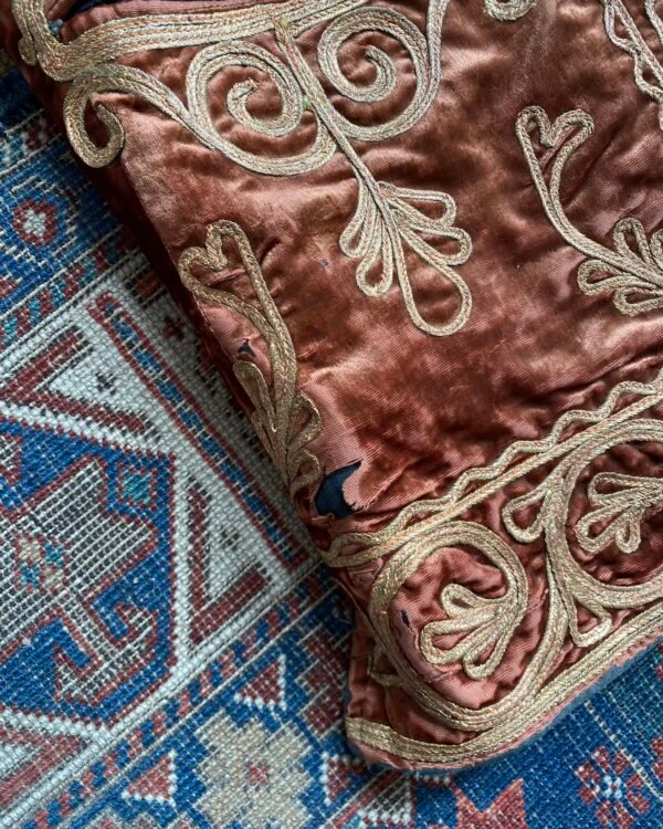 Mid 1970s Vintage Ottoman Style Gold & Bronze Velvet Waistcoat. 42” Chest/Large. - Image 10