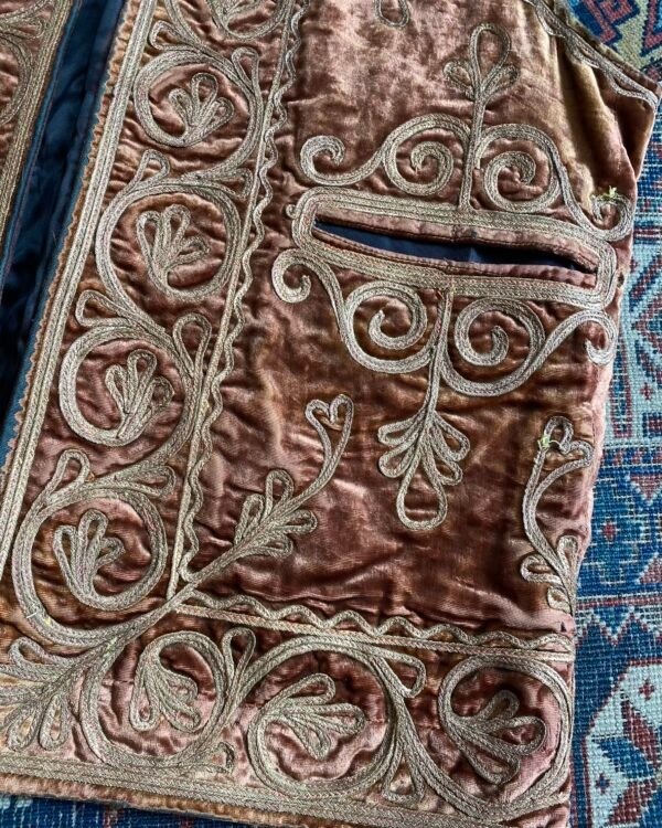 Mid 1970s Vintage Ottoman Style Gold & Bronze Velvet Waistcoat. 42” Chest/Large. - Image 9
