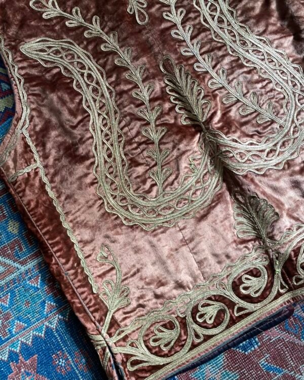Mid 1970s Vintage Ottoman Style Gold & Bronze Velvet Waistcoat. 42” Chest/Large. - Image 11