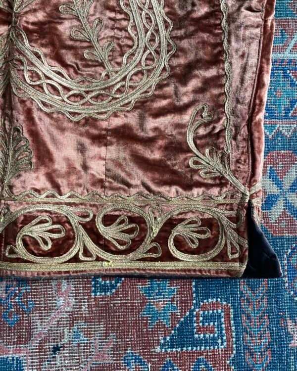 Mid 1970s Vintage Ottoman Style Gold & Bronze Velvet Waistcoat. 42” Chest/Large. - Image 3