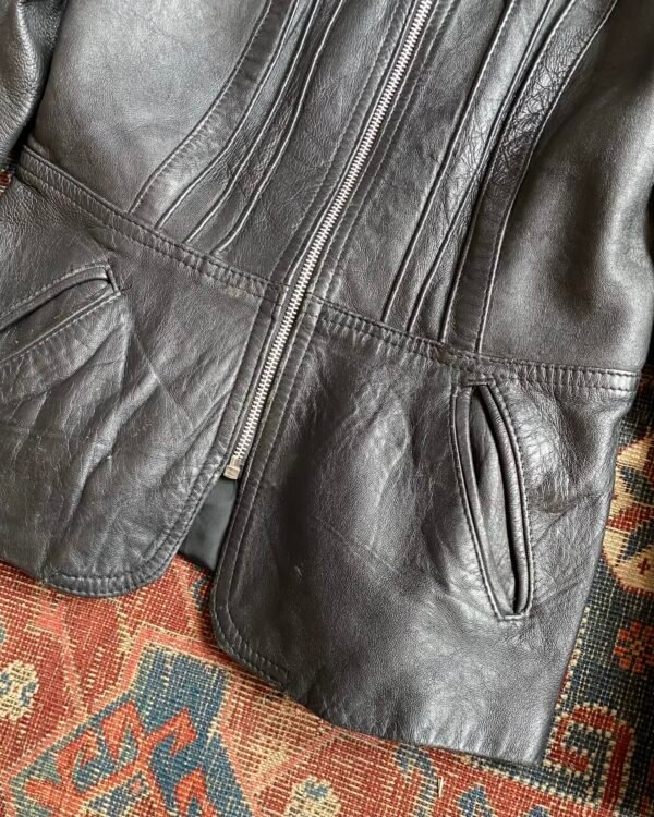 1970s Pin-tuck Detail Zip Front Vintage Leather Jacket. Small. - Image 3