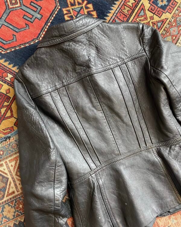 1970s Pin-tuck Detail Zip Front Vintage Leather Jacket. Small. - Image 5