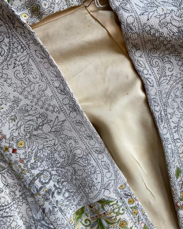 1950s Stained Glass Print Heavy Silk Vintage Kimono. One Size. - Image 4