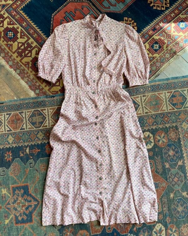 1940s/50s Fine Floral Cotton Button Front Vintage Tea Dress. UK 8.