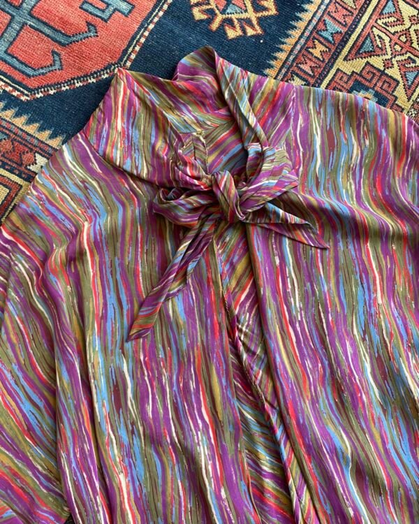 1950s Painterly Stripe Rayon Vintage Hostess Jacket. Up to UK 18. - Image 2