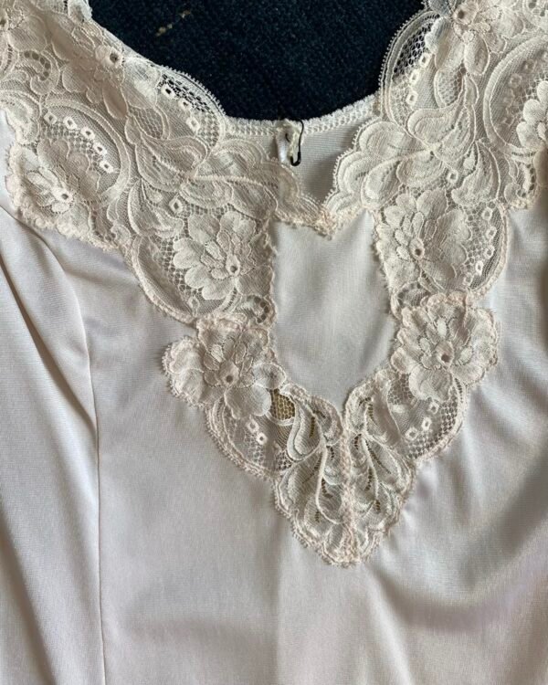 1980s Solfin Pale Oyster Pink Lace Trim Vintage Slip Dress. UK 10. - Image 4