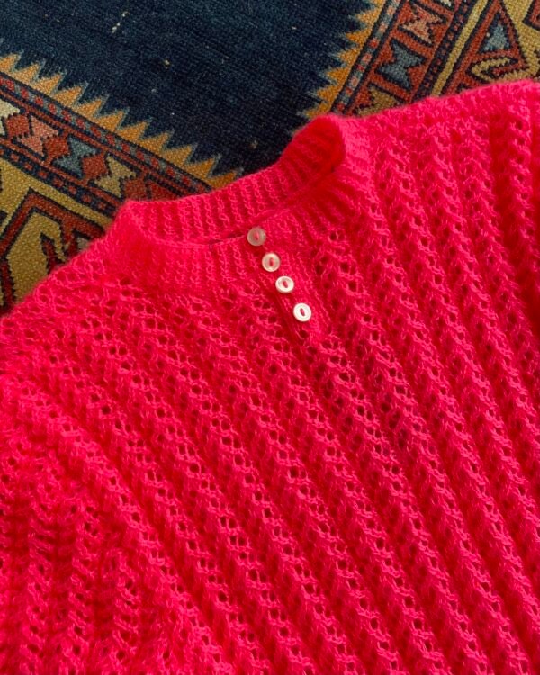 1970s/80s Vintage Hand Knitted Neon Pink Tee. UK 8 to 10. - Image 5