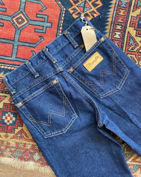 1980s Vintage Wrangler Dark Wash Slim Fit Jeans. 26”W/34”L/ UK 6. - Image 2