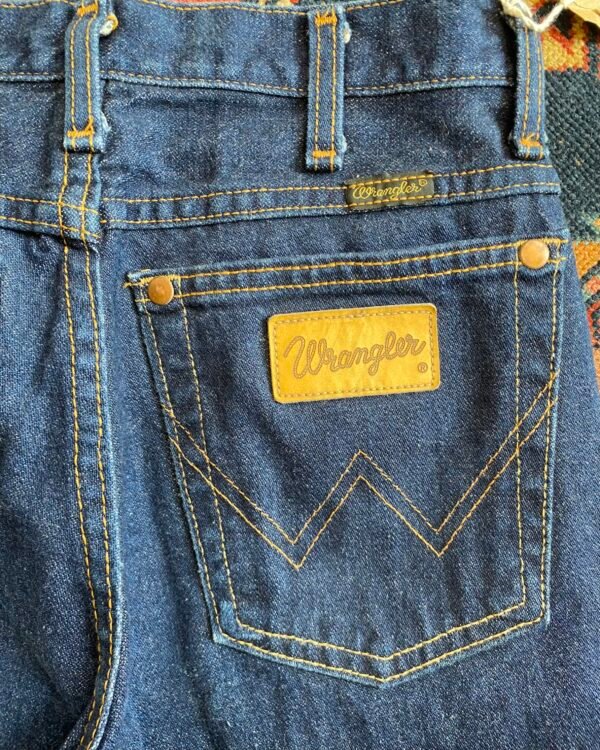 1980s Vintage Wrangler Dark Wash Slim Fit Jeans. 26”W/34”L/ UK 6. - Image 3