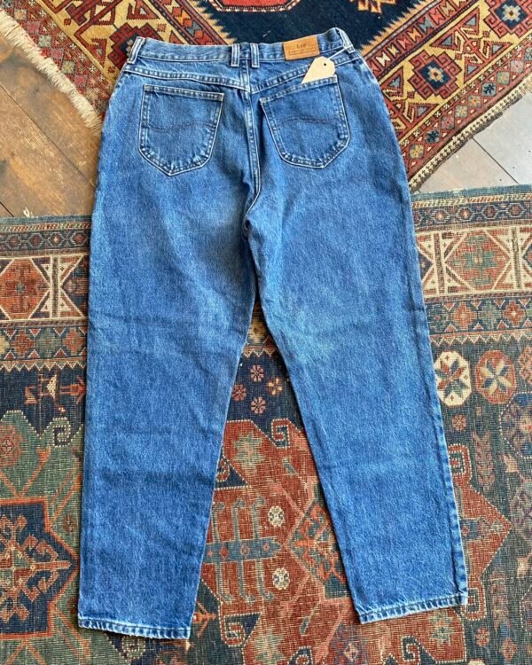 Vintage Lee Tapered Leg Mom Jeans. 31” W/29” L/UK 12 to 14 - Image 4