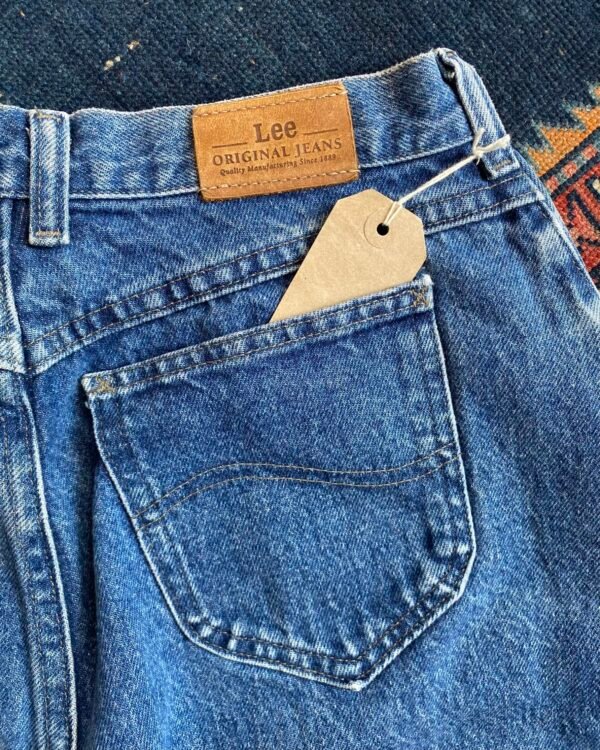 Vintage Lee Tapered Leg Mom Jeans. 31” W/29” L/UK 12 to 14 - Image 3