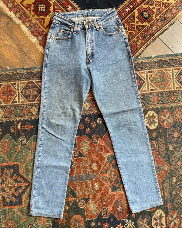 Vintage Lee High Waisted Stretch Stonewash Jeans. 26” W/30” L/UK 6-8. - Image 5