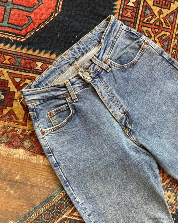 Vintage Lee High Waisted Stretch Stonewash Jeans. 26” W/30” L/UK 6-8. - Image 4